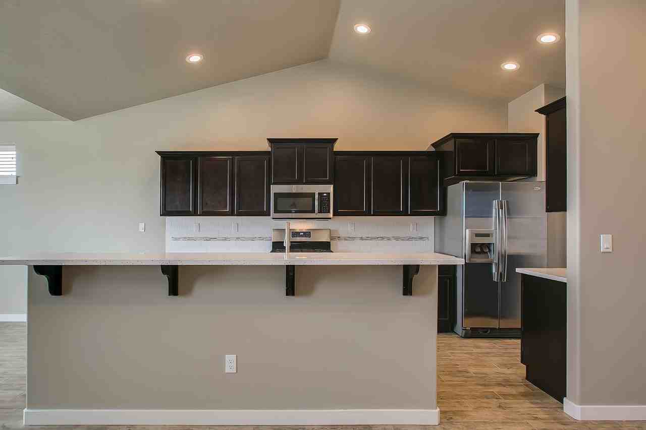 8039 Topaz Ridge Ave - Photo 4 of 30