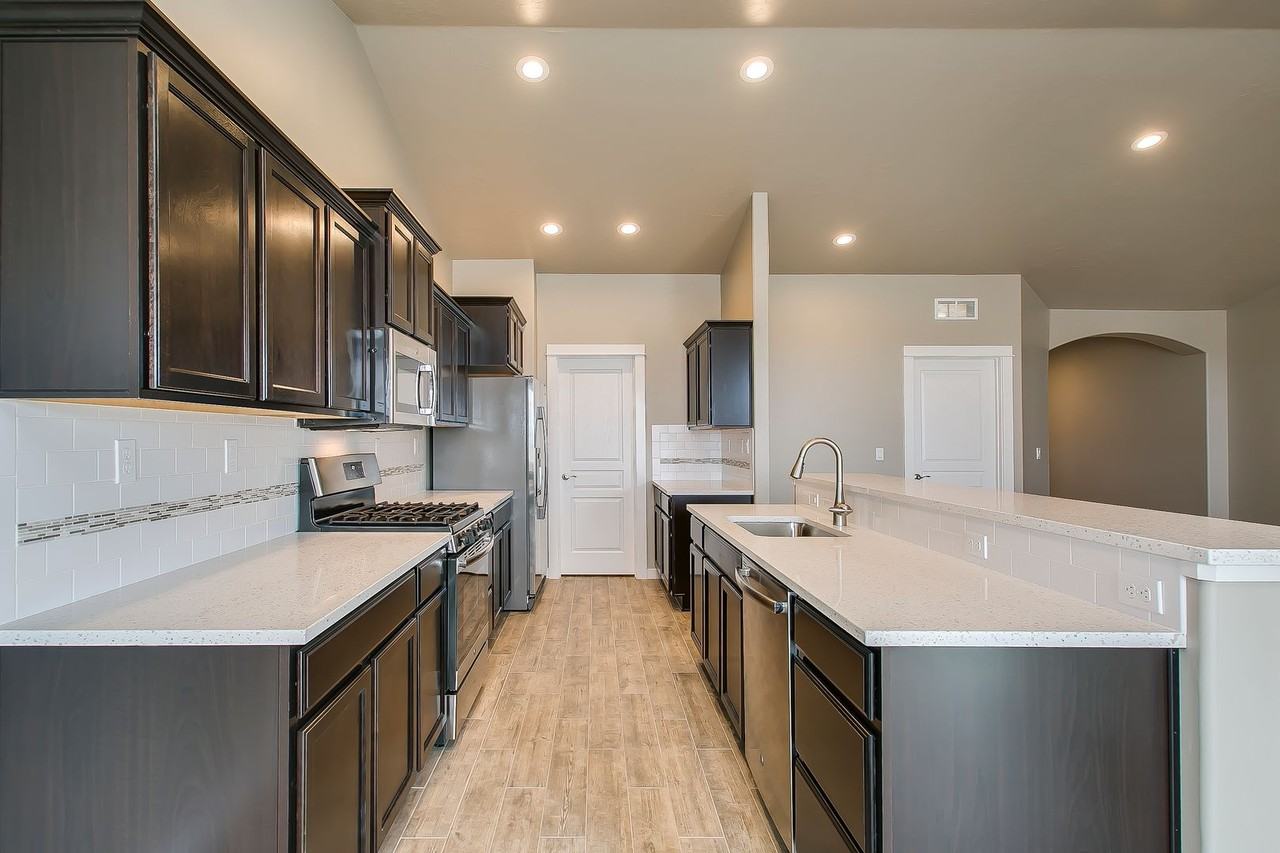 8039 Topaz Ridge Ave - Photo 5 of 30