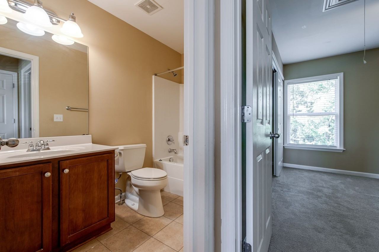 209 Reed Ct - Photo 3 of 36