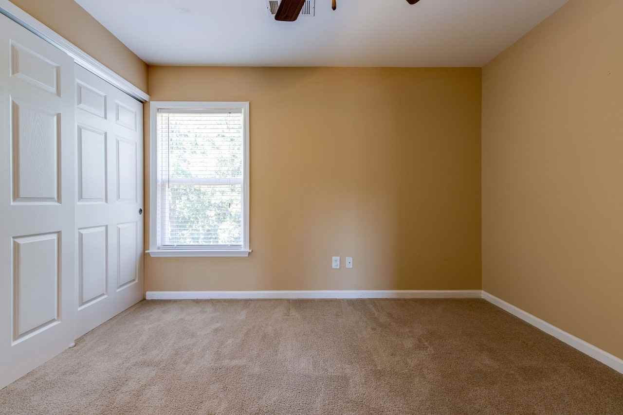 209 Reed Ct - Photo 4 of 36