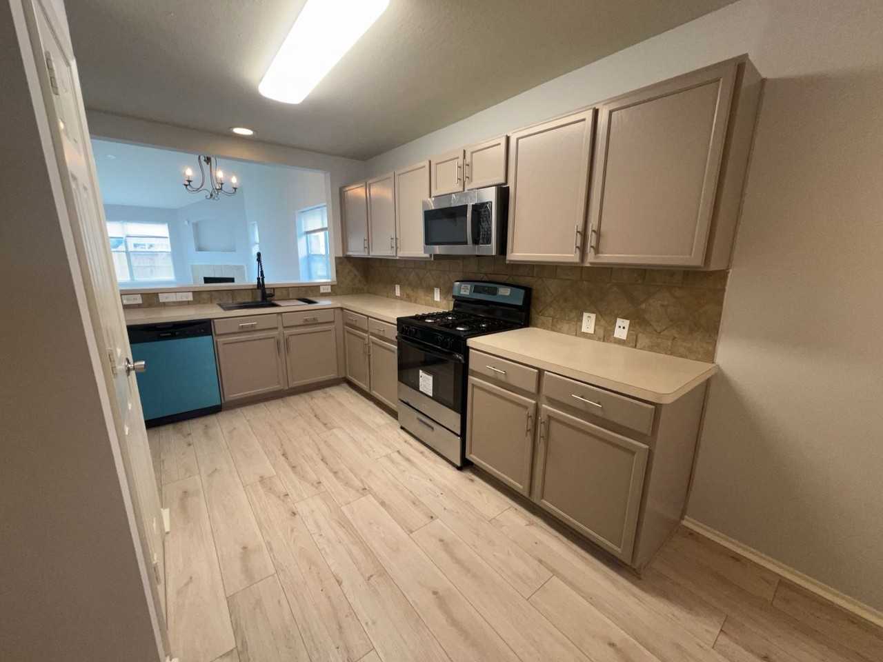 6011 Baldwin Elm St - Photo 2 of 23