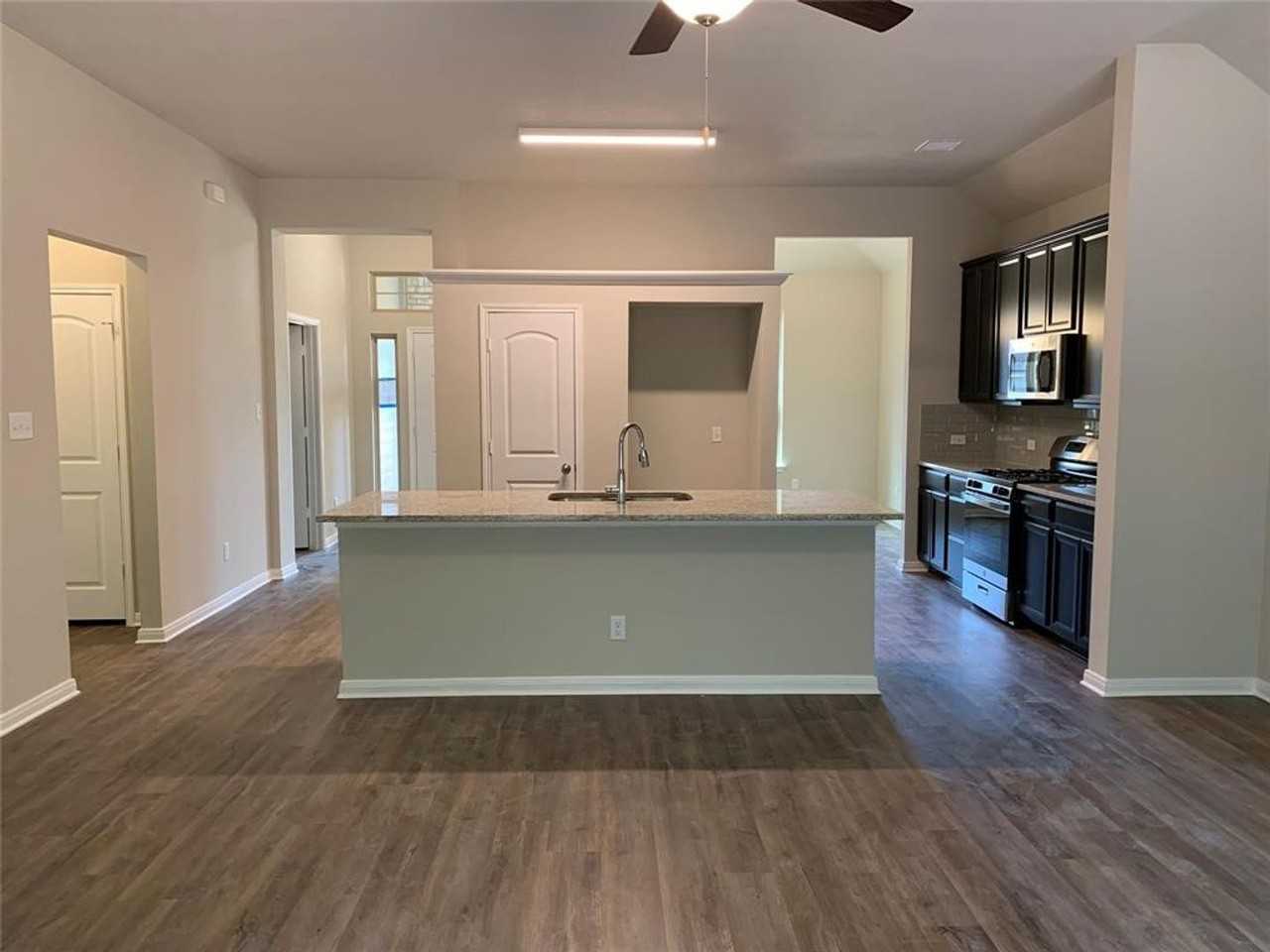 994 Arbor Xing - Photo 6 of 13
