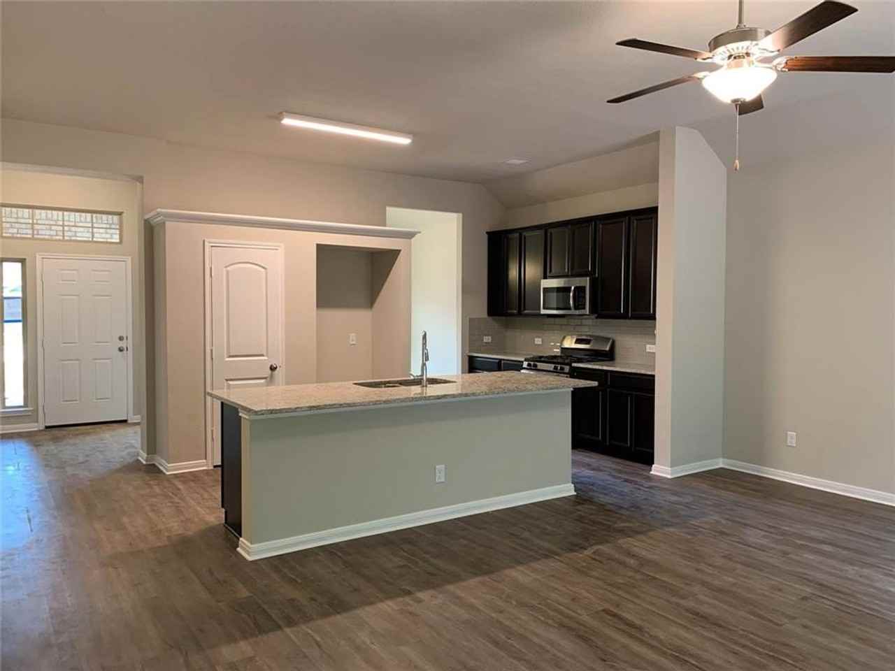 994 Arbor Xing - Photo 5 of 13