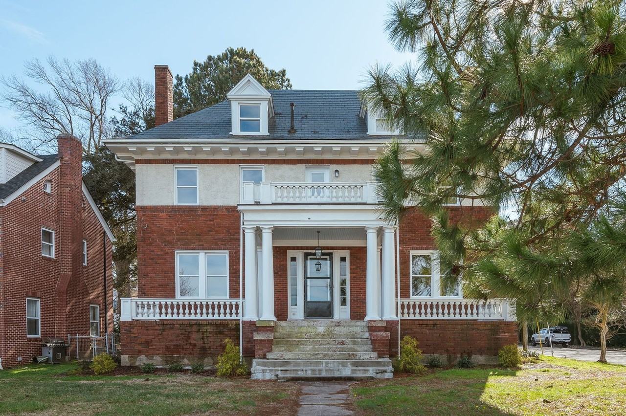 559 Mayflower Rd - Photo 2 of 50