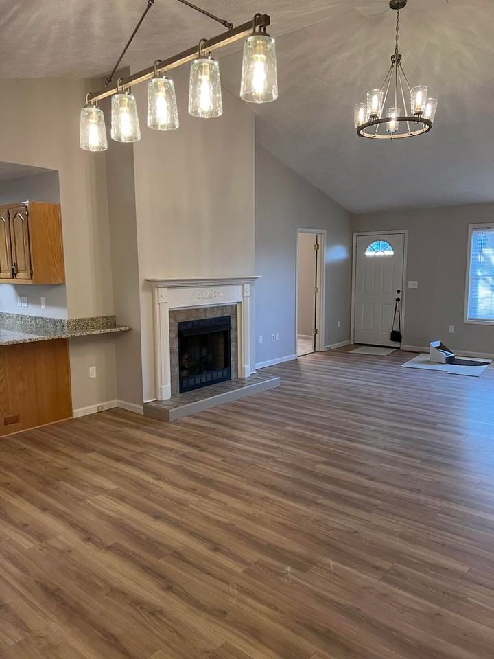 392 Southridge Cir - Photo 2 of 9