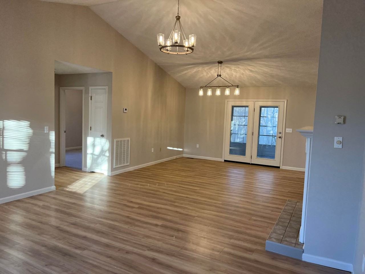 392 Southridge Cir - Photo 3 of 9