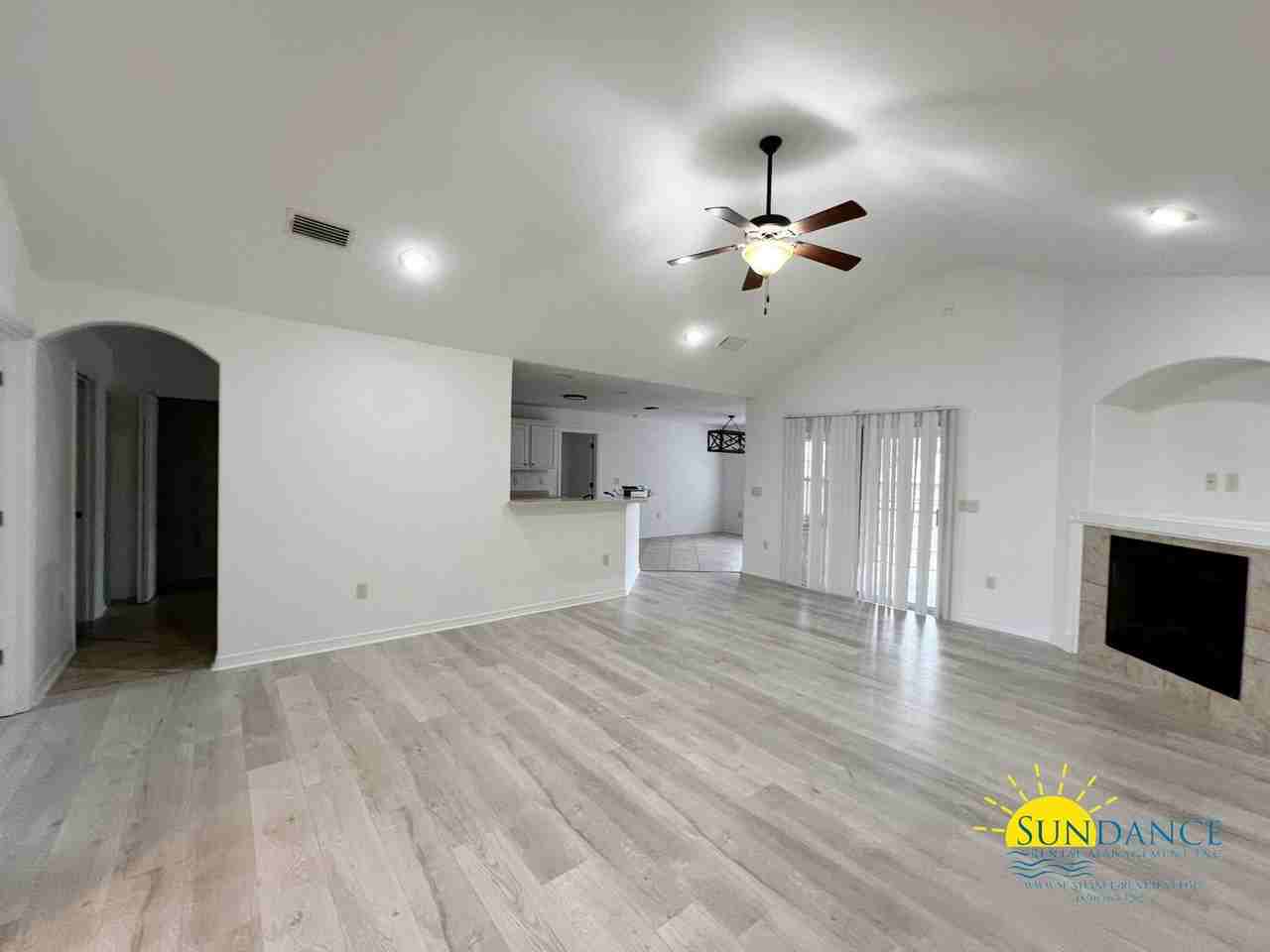 407 Serene Ct - Photo 3 of 18