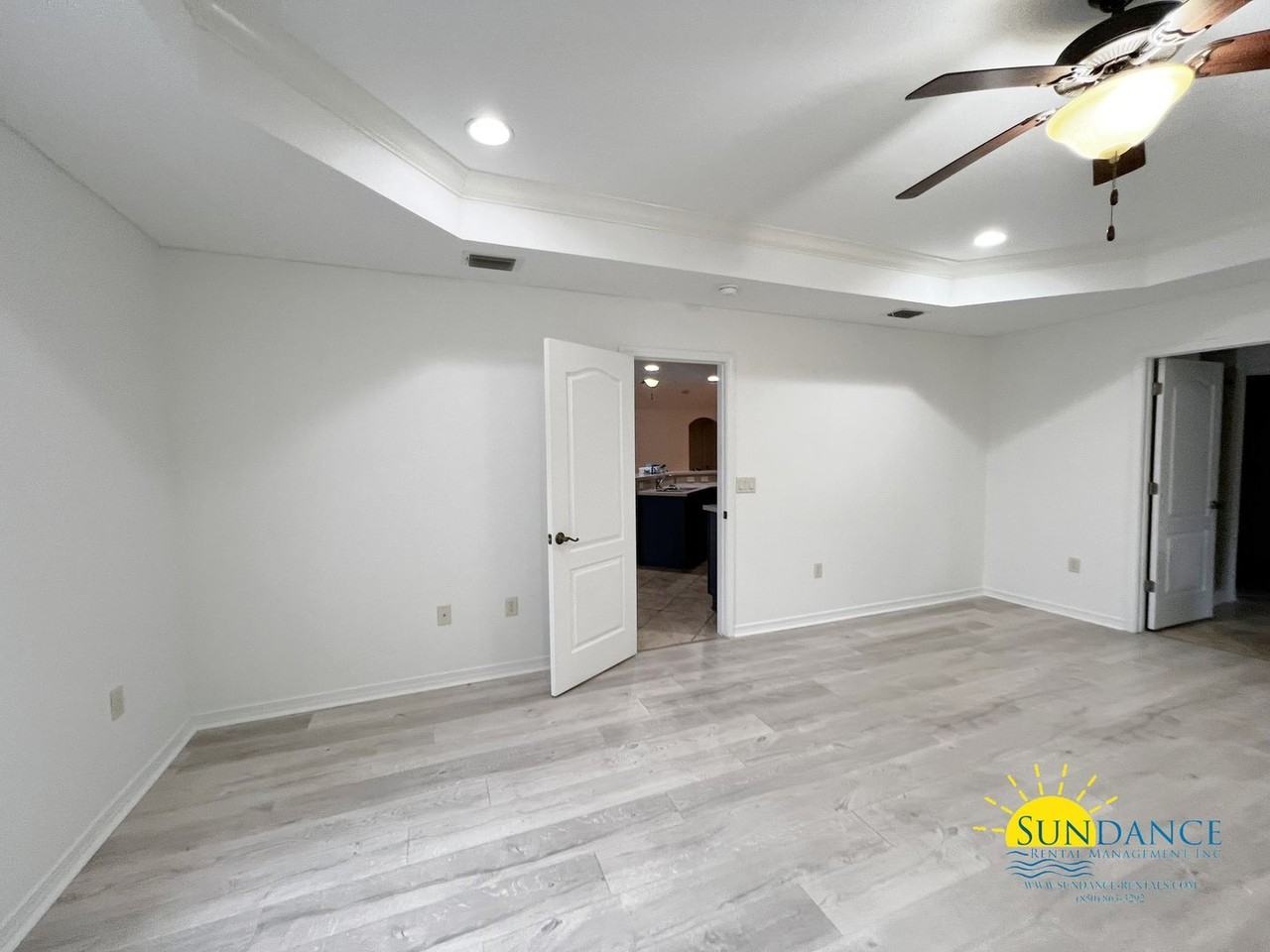 407 Serene Ct - Photo 7 of 17