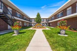 7834 W 95th St #2A - Photo 1 of 1