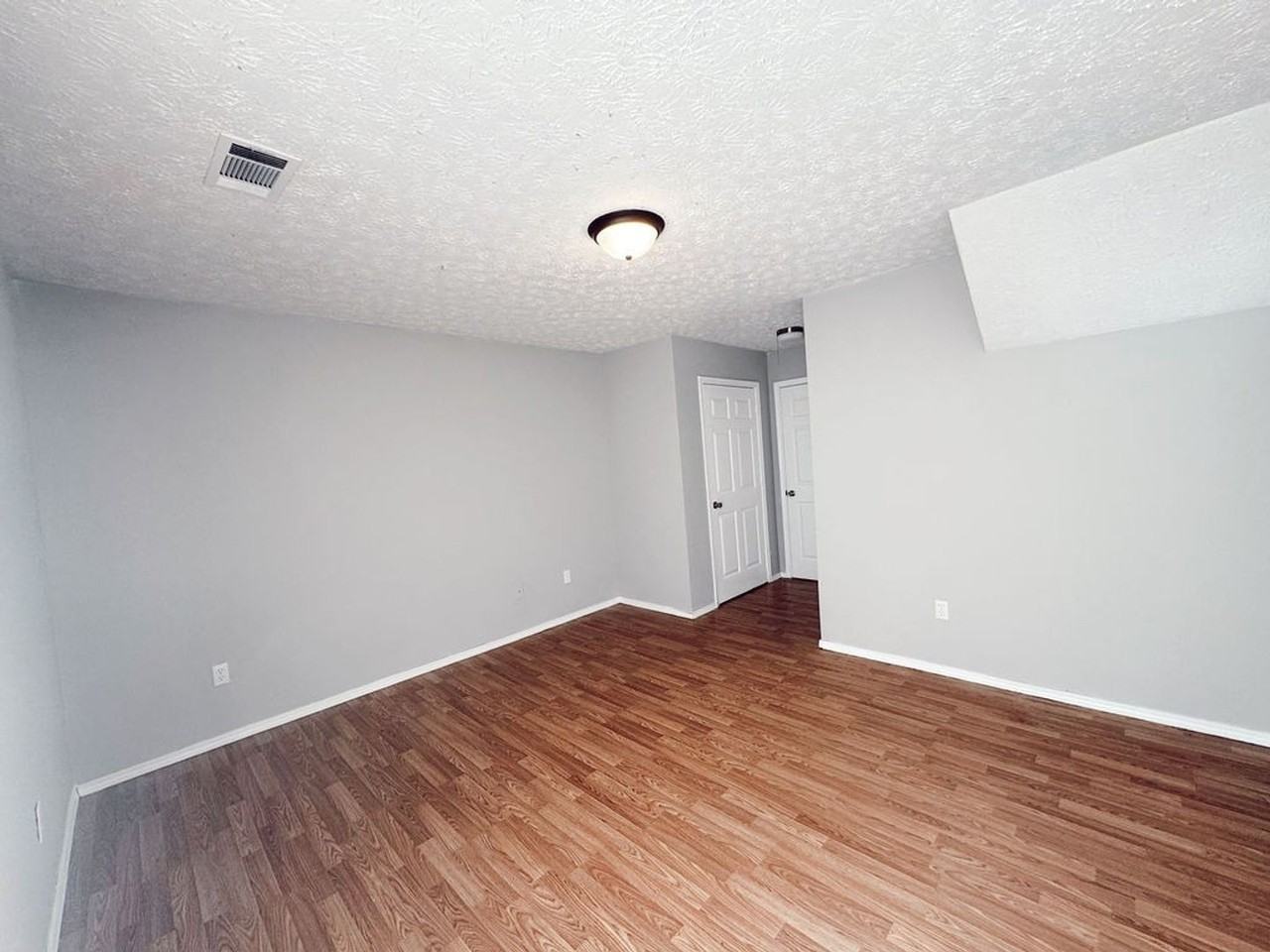 Valley View Apartments - Photo 3 of 50