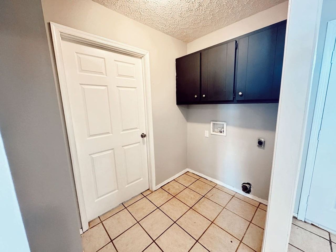 Valley View Apartments - Photo 7 of 50