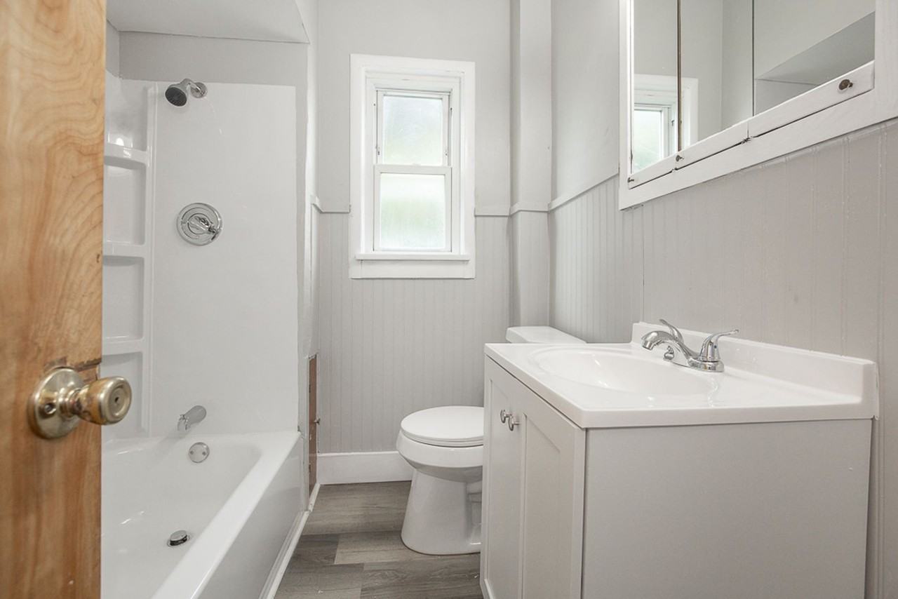 3116 W 30th St - Photo 4 of 26
