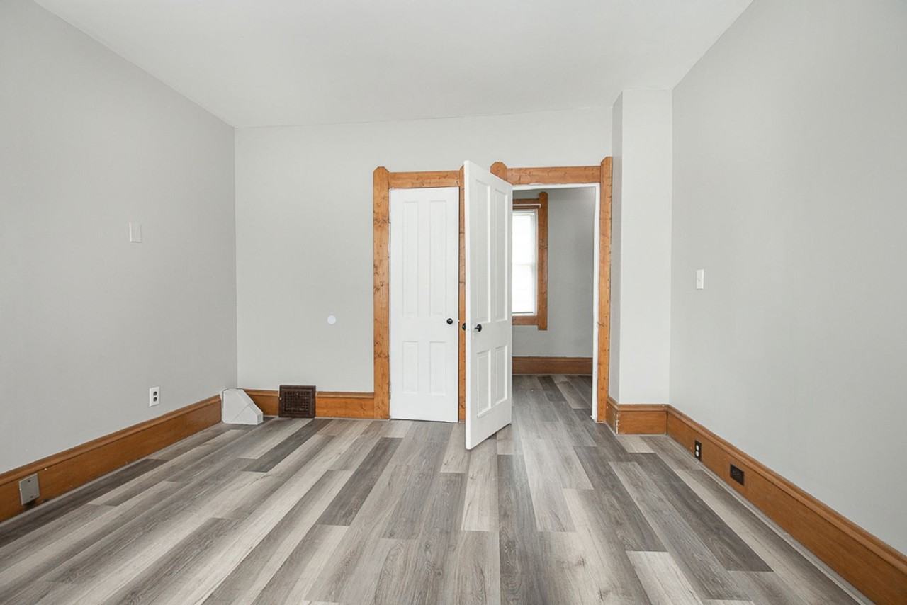 3116 W 30th St - Photo 5 of 26