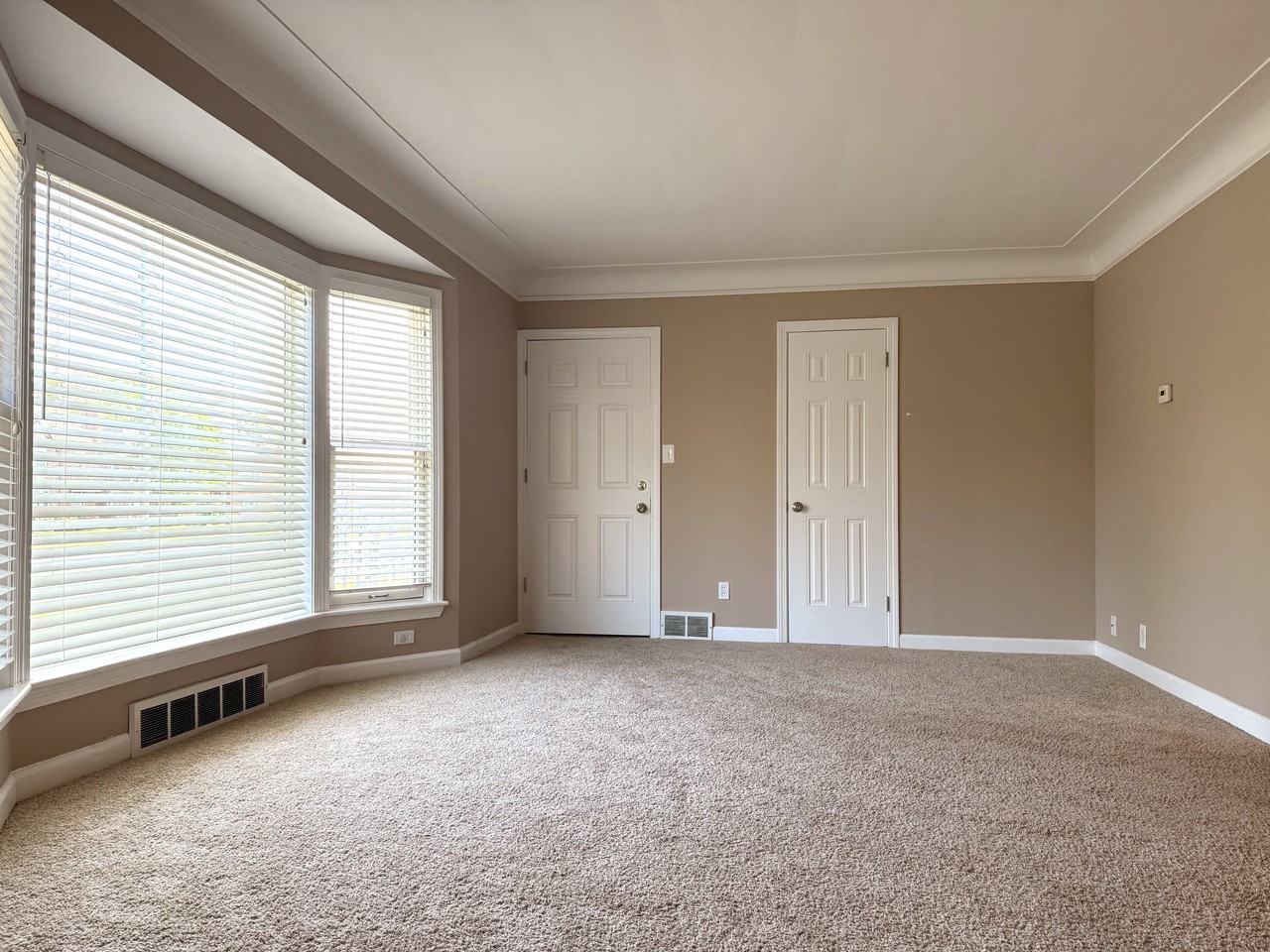 13537 Cedar Rd #1 - Photo 4 of 21
