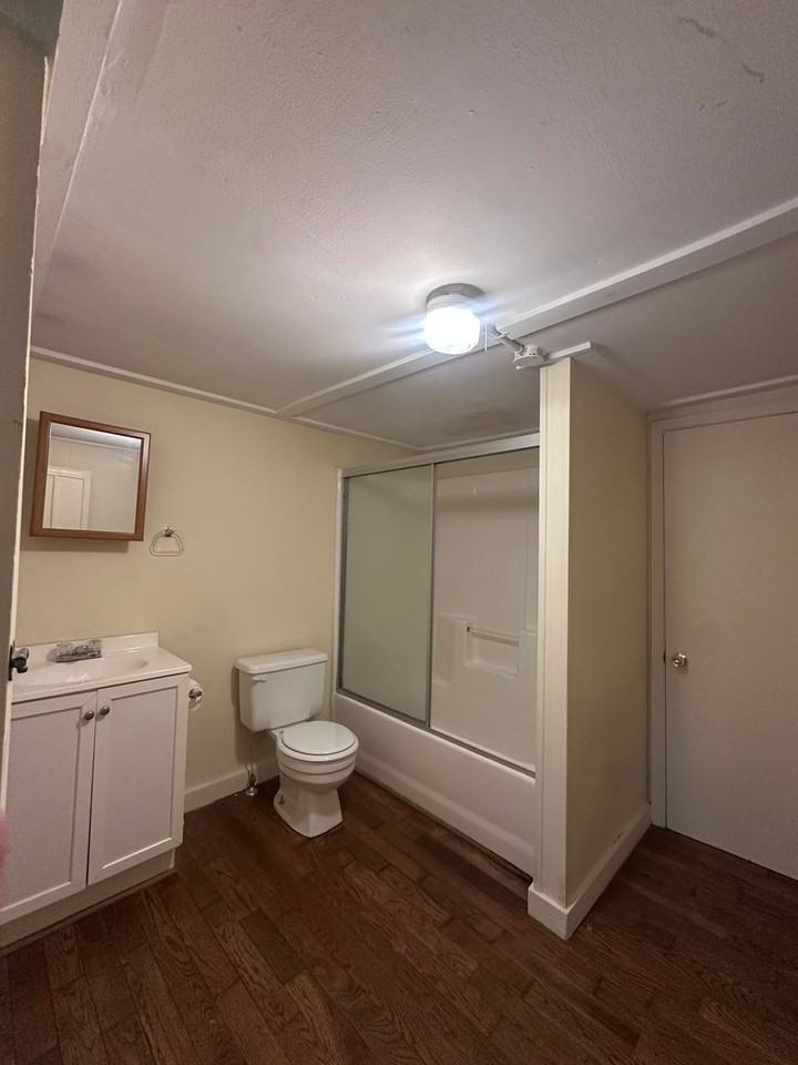 1054 Perimeter Rd - Photo 6 of 16