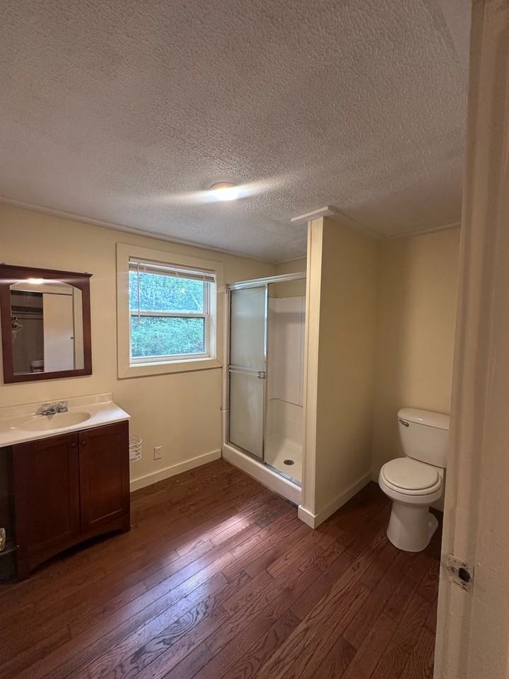 1054 Perimeter Rd - Photo 7 of 16