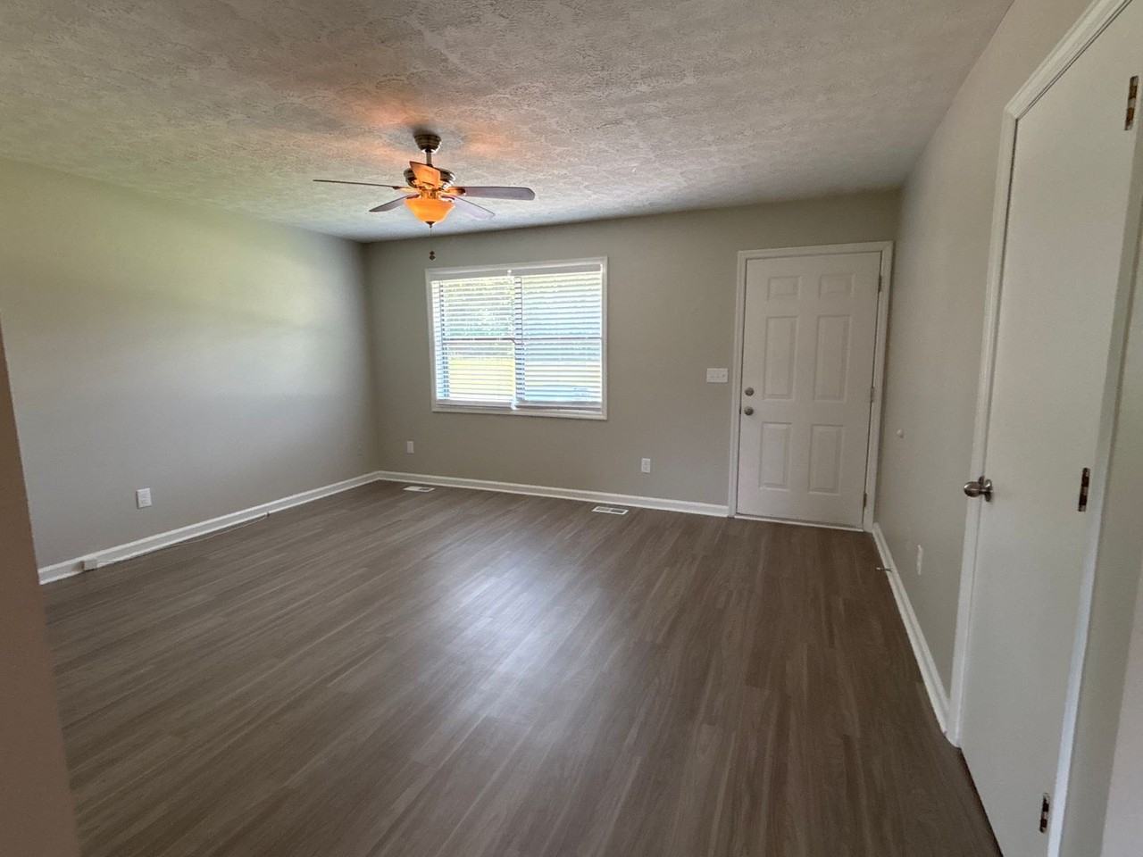 110 Wiley St - Photo 3 of 16