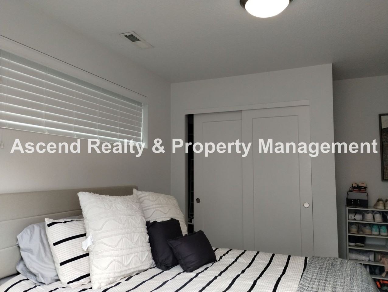 958 Sw Adrian Ter - Photo 4 of 28