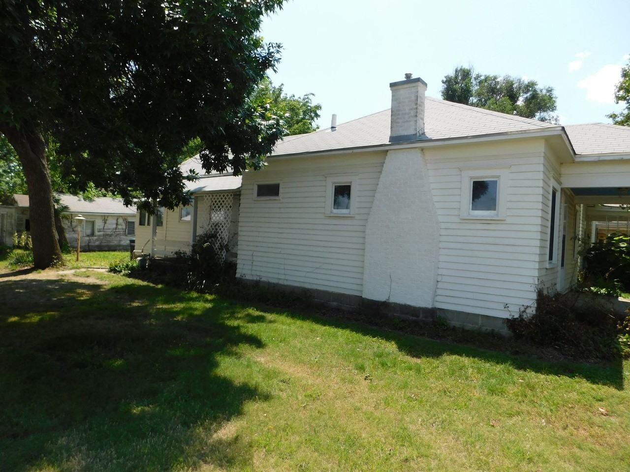 201 W Olive Ave - Photo 2 of 16