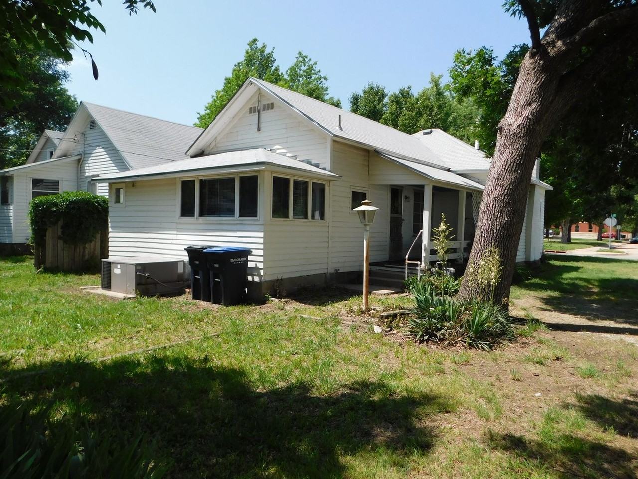 201 W Olive Ave - Photo 3 of 16