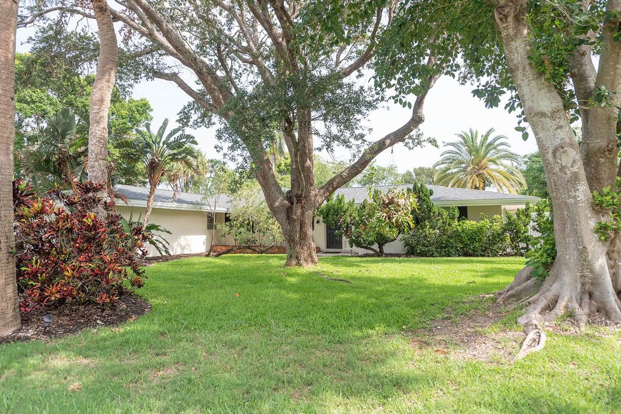 508 Poinsettia Rd - Photo 3 of 42