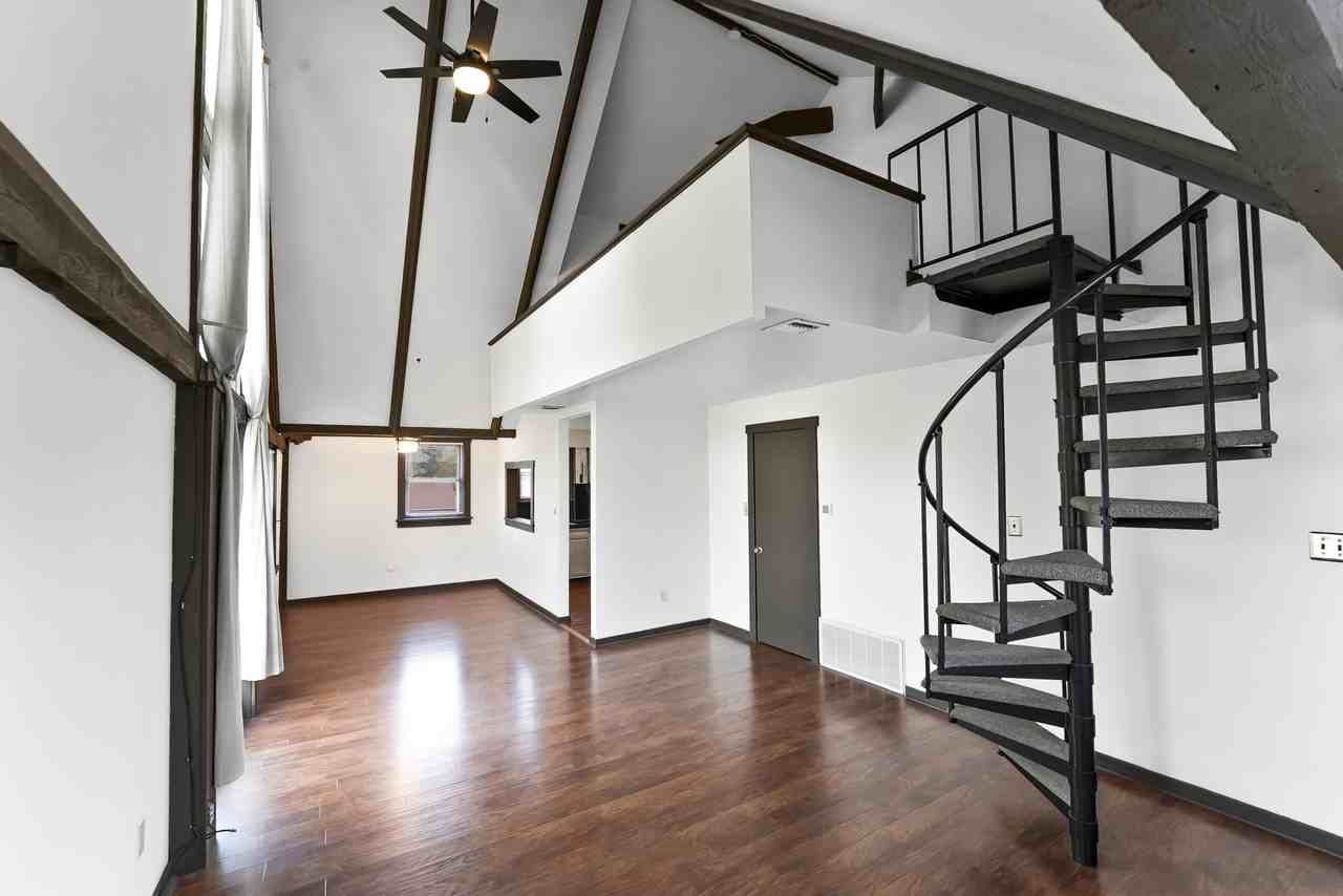212 S Union St #3 - Photo 3 of 8