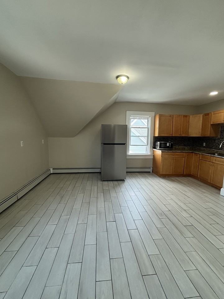 676 Chalkstone Ave #3