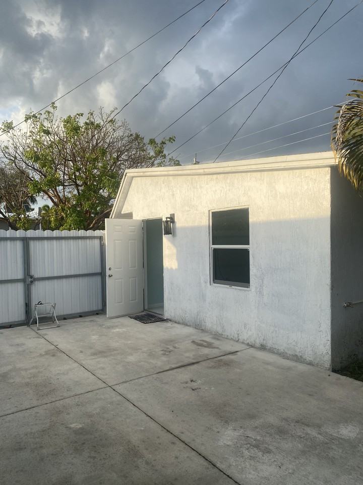 508 Sw 2nd Ave - Photo 2 of 21