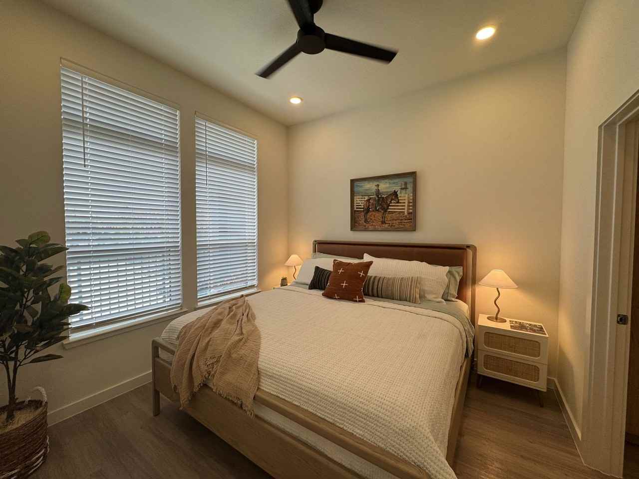601 Stockyards Blvd #1211 - Photo 3 of 5