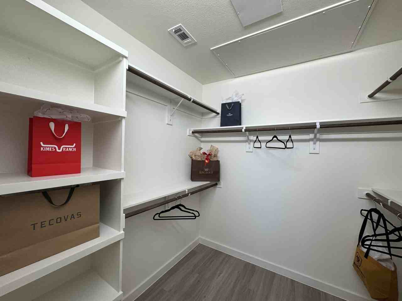 601 Stockyards Blvd #1211 - Photo 5 of 5