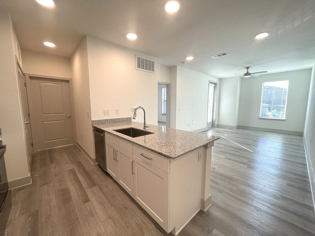 2601 N Austin Ave #10-111 - Photo 3 of 8
