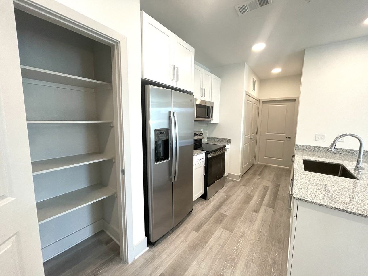 2601 N Austin Ave #10-111 - Photo 4 of 8