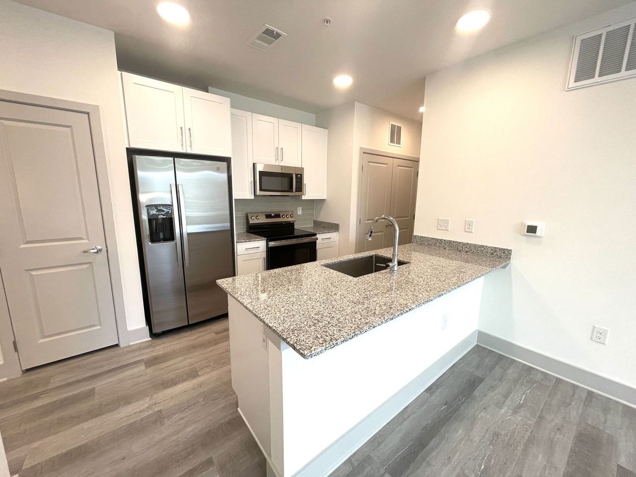 2601 N Austin Ave #10-111 - Photo 2 of 8
