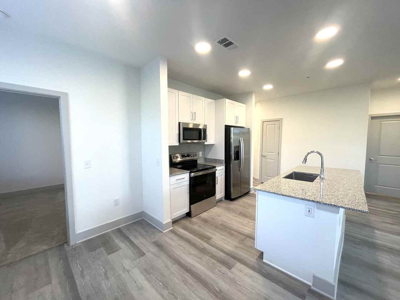 2601 N Austin Ave #10-110 - Photo 4 of 8