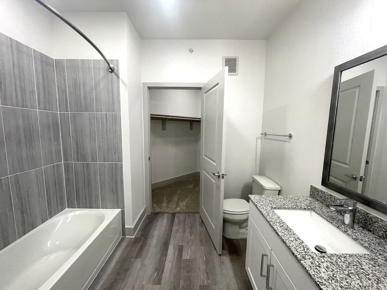 2601 N Austin Ave #10-110 - Photo 6 of 8