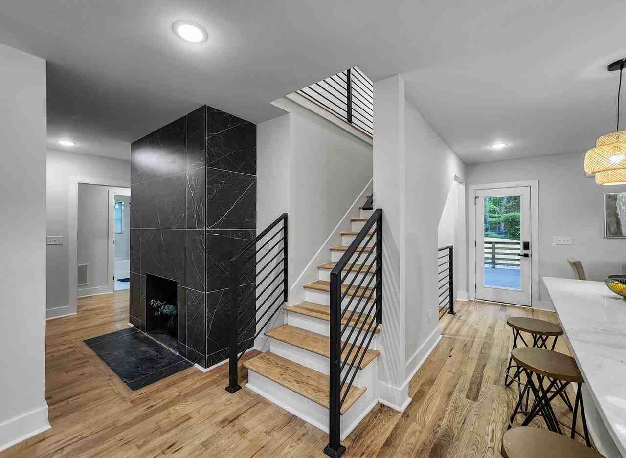 Cascade Rd Sw - Photo 3 of 7