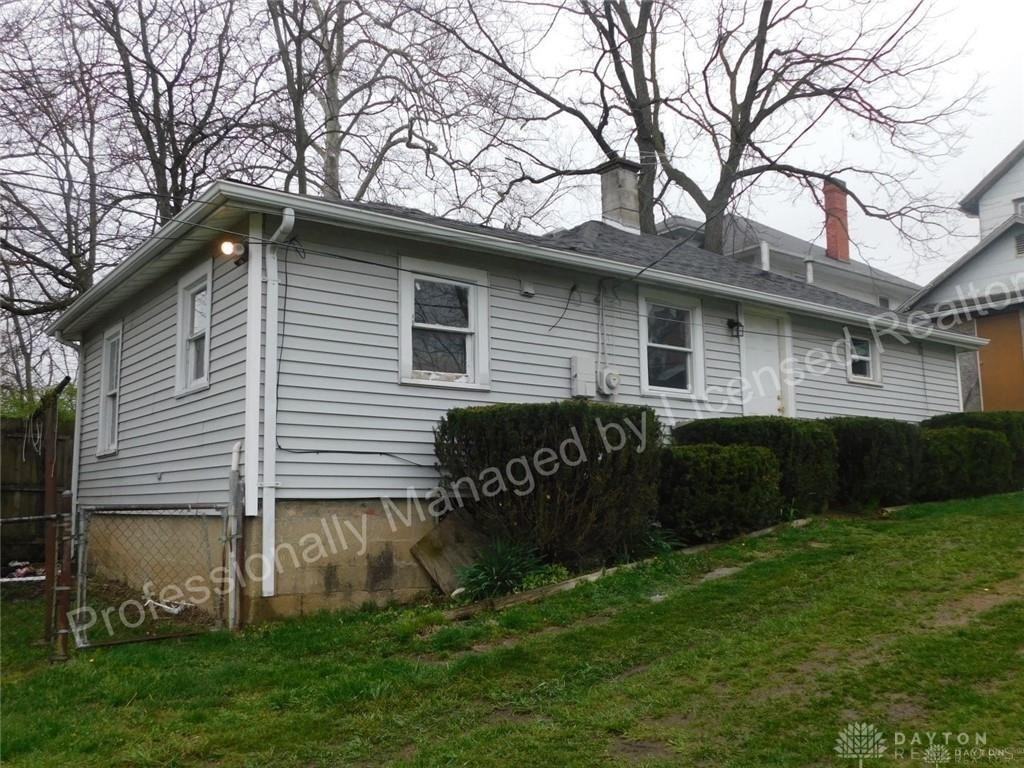 1170 Lagonda Ave - Photo 2 of 14