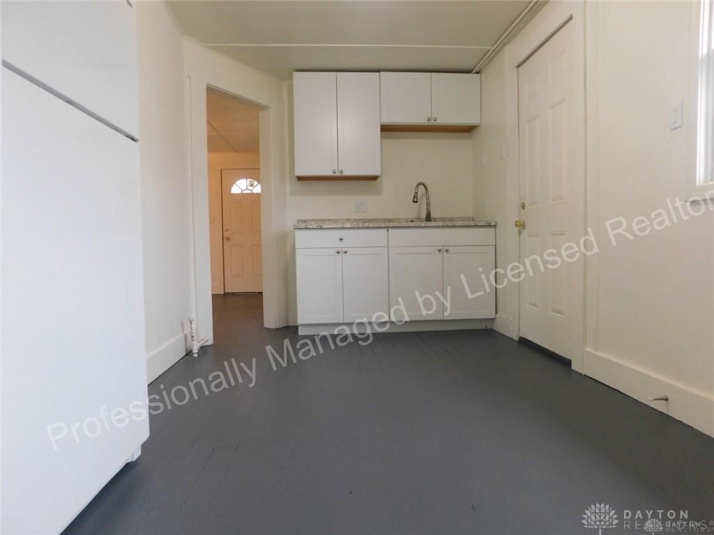 1170 Lagonda Ave - Photo 7 of 14
