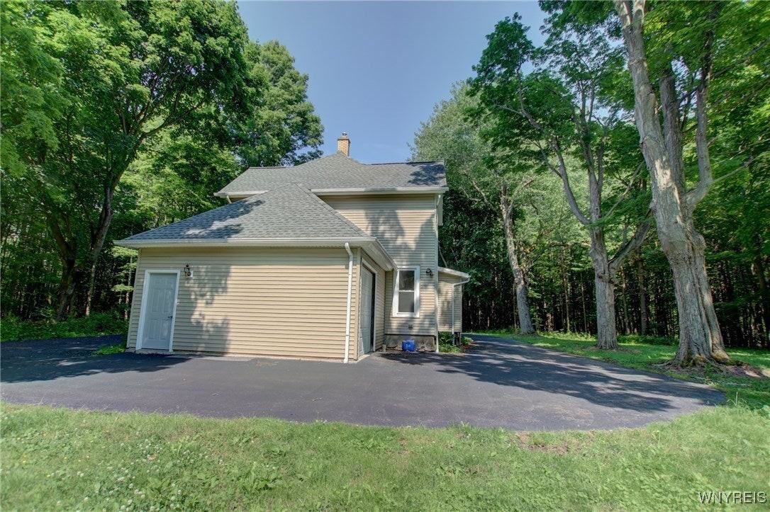 5880 Draudt Rd - Photo 7 of 41