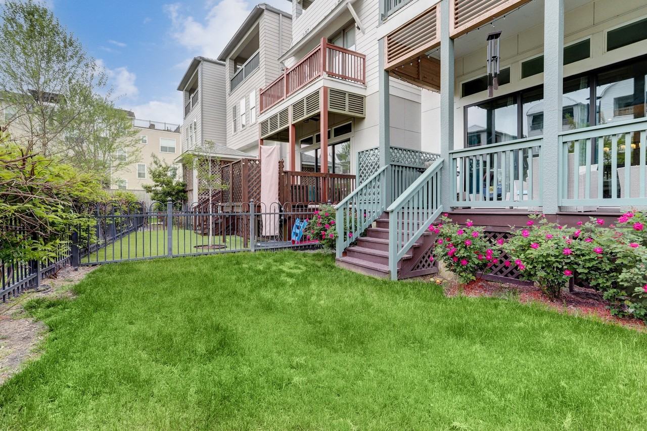 1229 W 15th 1/2 St - Photo 2 of 19