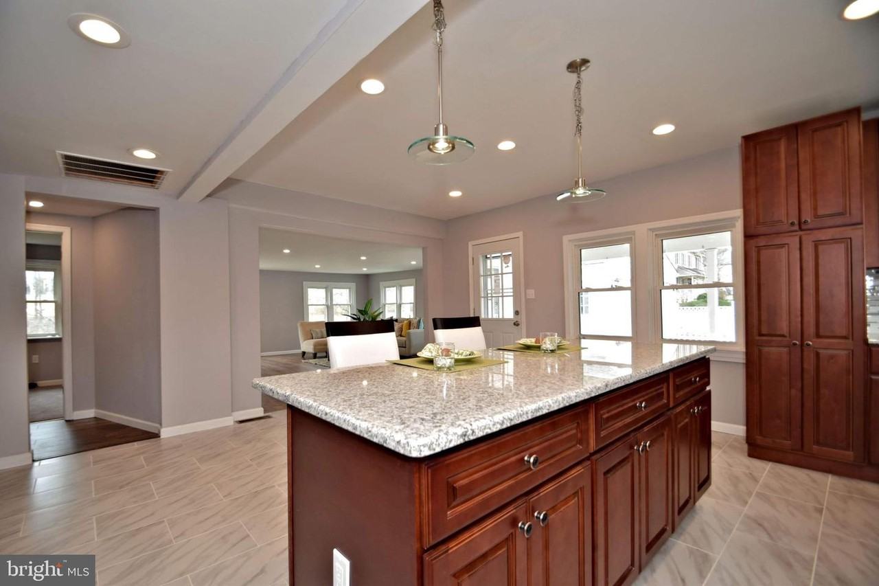 2749 Woodland Avenue - Photo 6 of 39