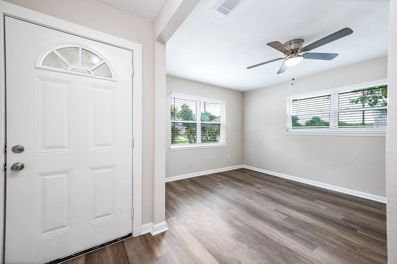 2105 Cedar St - Photo 7 of 28