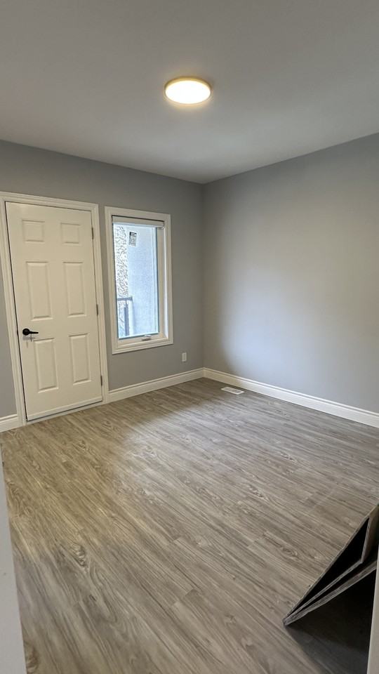 College St & Henry St - Photo 3 of 11