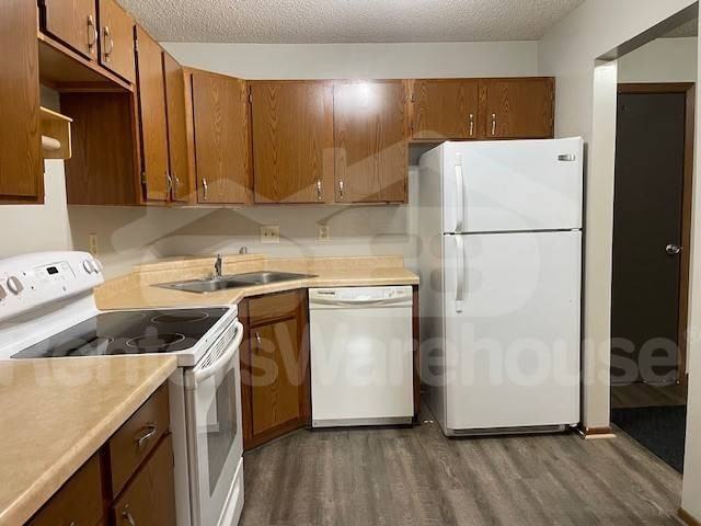 1581 Wheelock Ln #201 - Photo 3 of 9