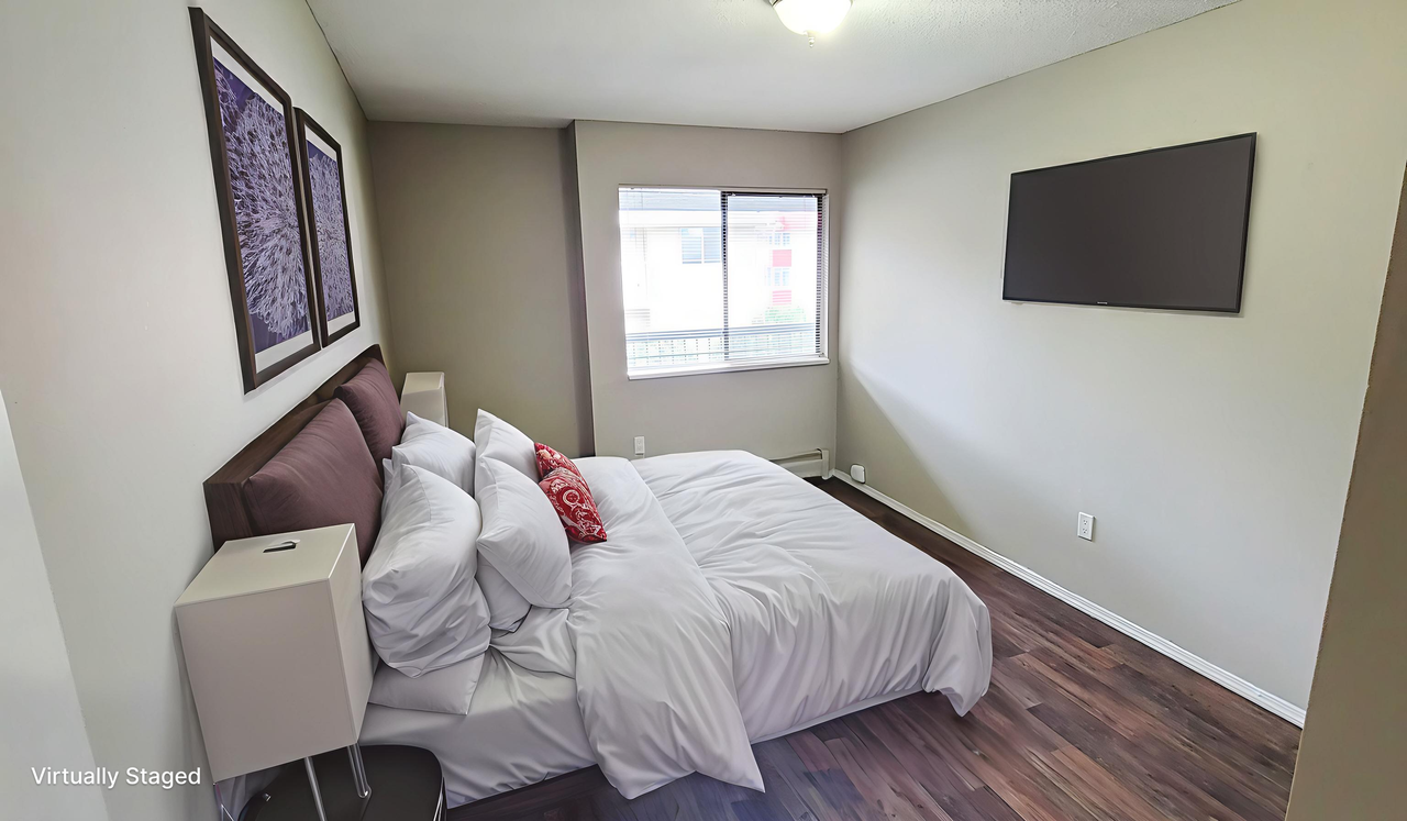 Dahlstrom Manor - Photo 2 of 15