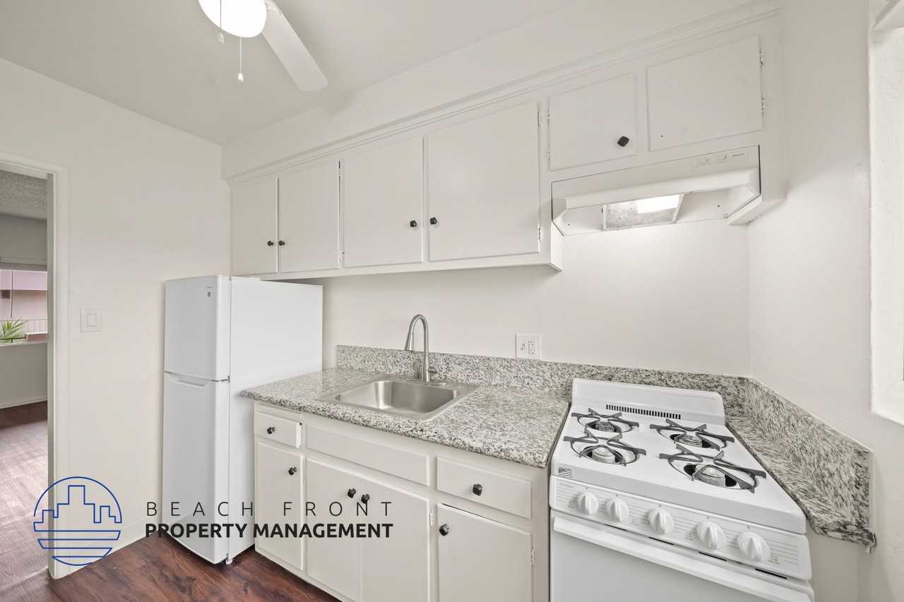 12233 Manor Dr. - Photo 2 of 17