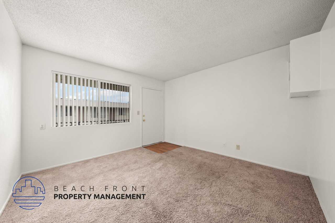 14111 Cordary Ave. - Photo 7 of 20