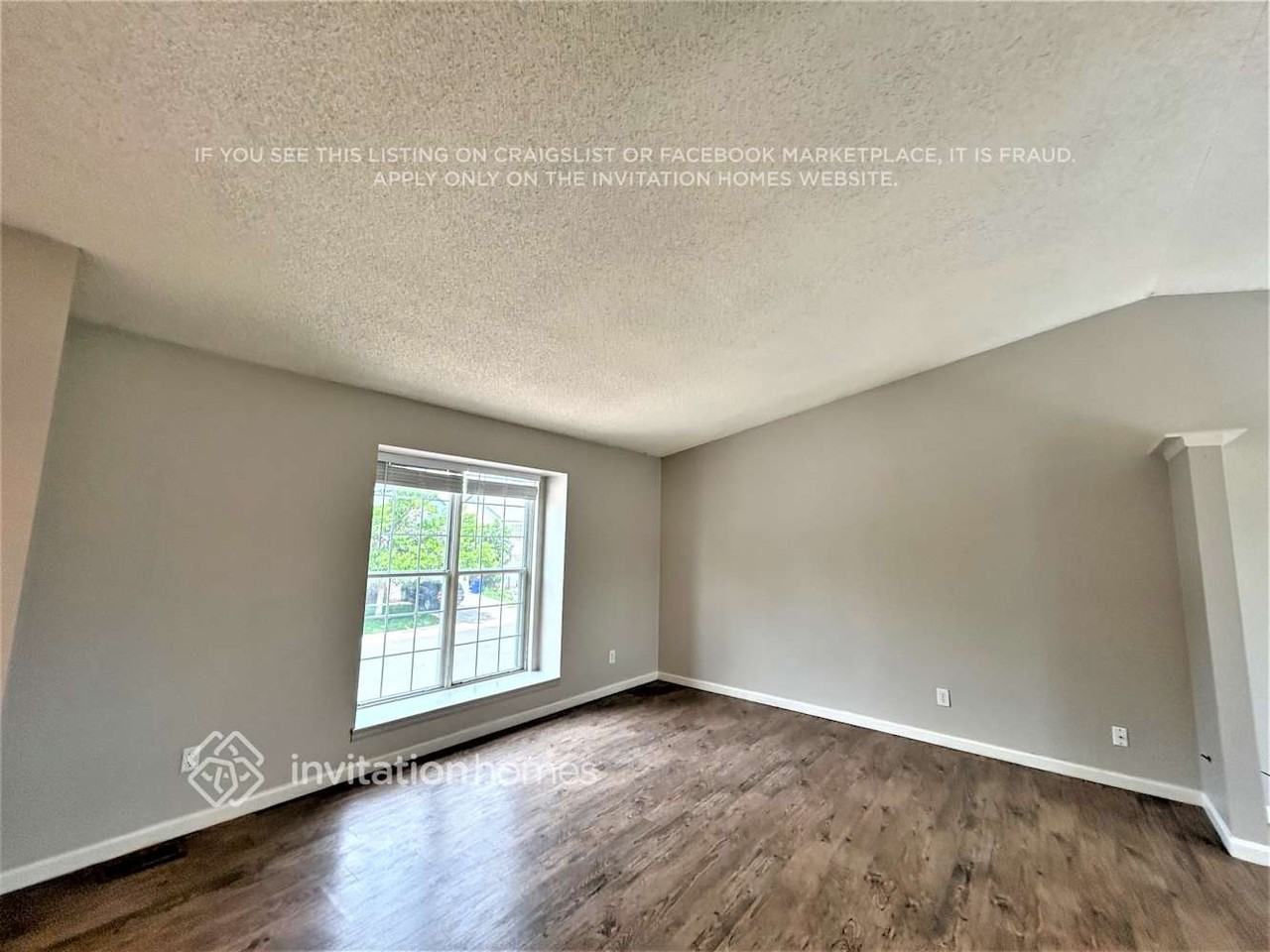 19652 E Eastman Ave - Photo 6 of 10