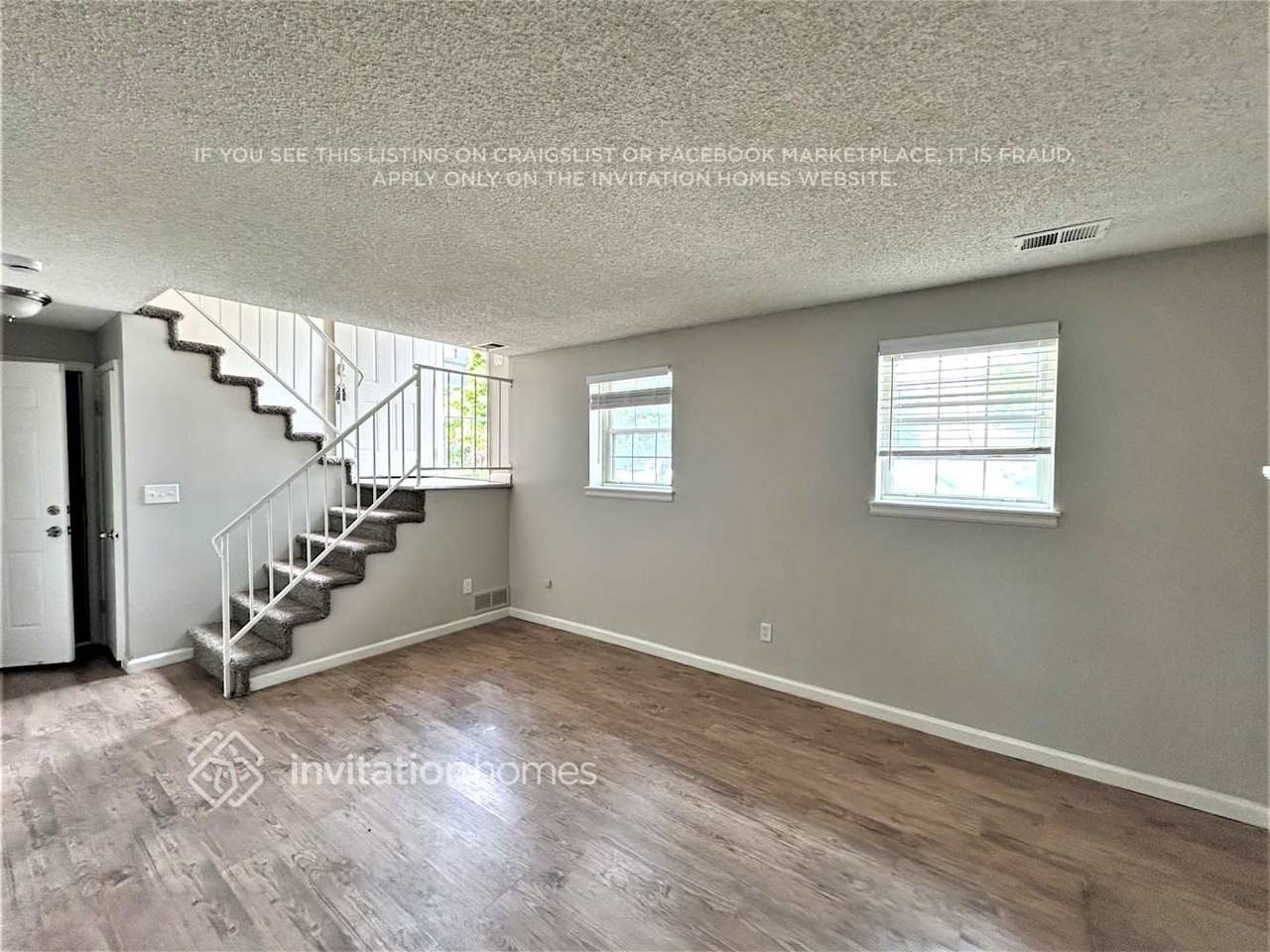 19652 E Eastman Ave - Photo 4 of 10