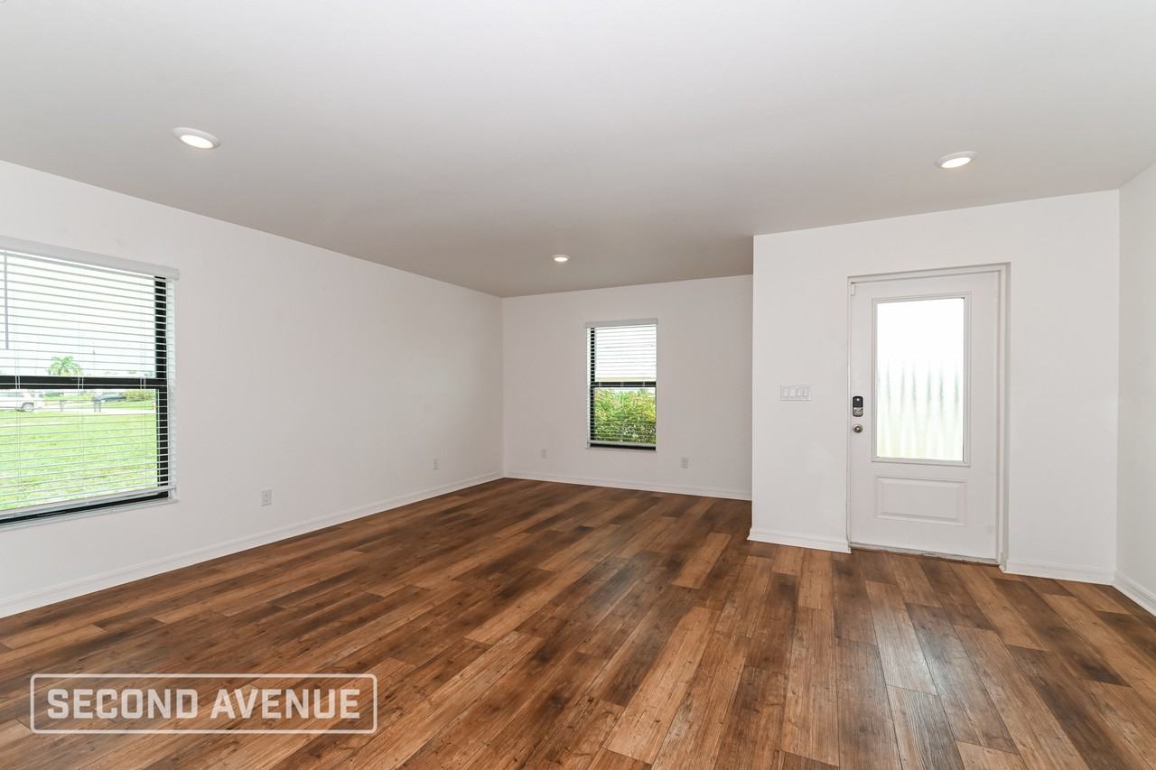 1710 Nw 18th St - Photo 7 of 28